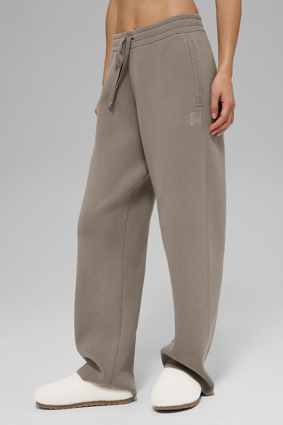 Alo Yoga Scholar Straight Leg Sweatpant - Light Cocoa - imagen 1