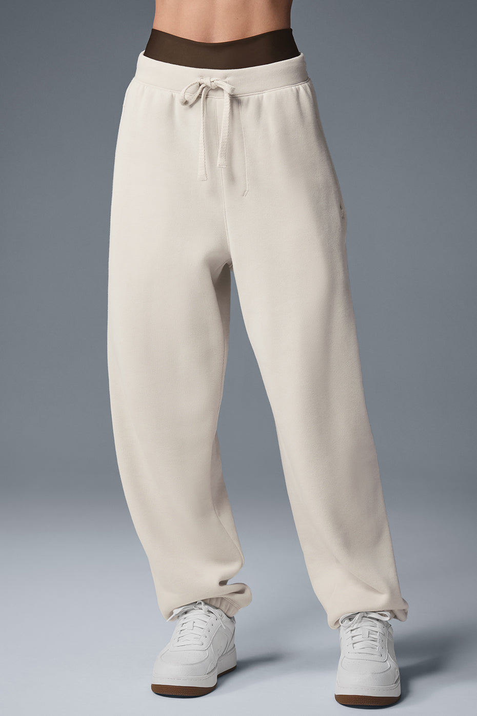 Alo Yoga Triumph Restore Sweatpant - Bone - imagen 1