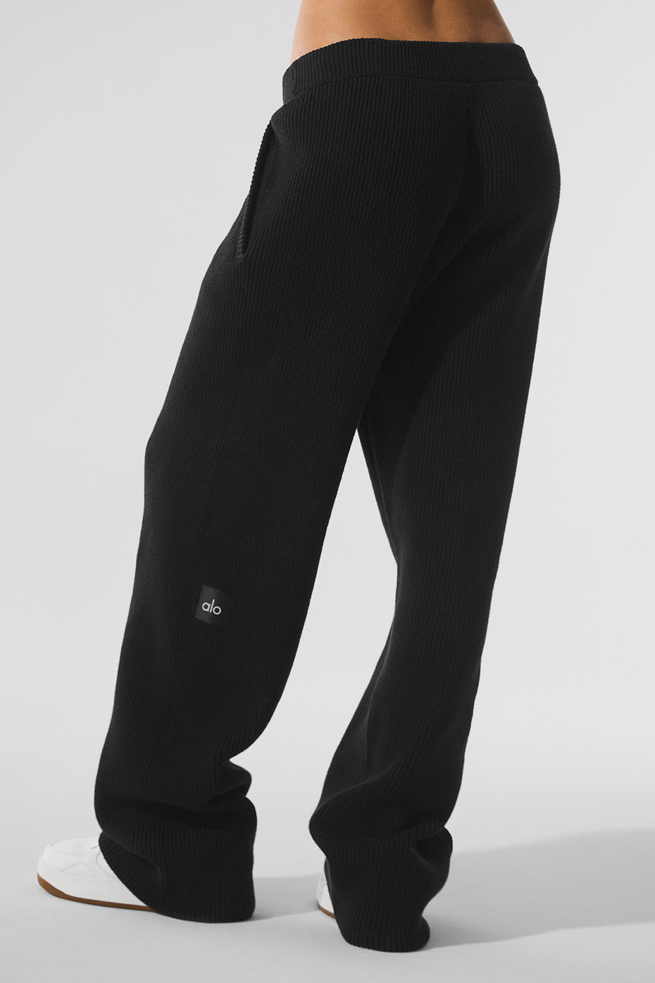 Alo Yoga Domain Rib Knit Sweatpant - Black - imagen 3