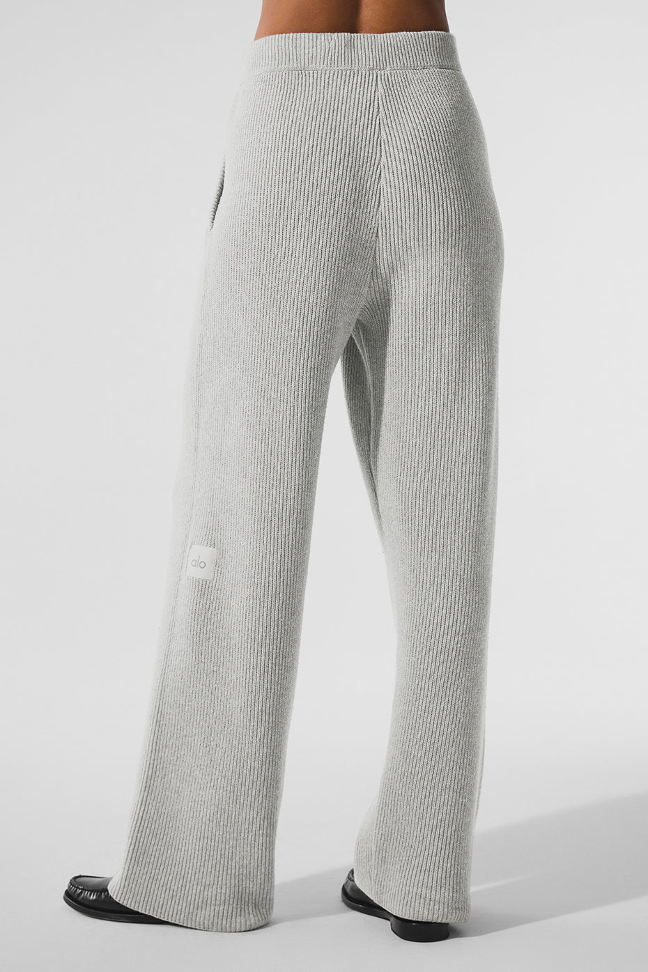 Alo Yoga Domain Rib Knit Sweatpant - Athletic Heather Grey - imagen 3