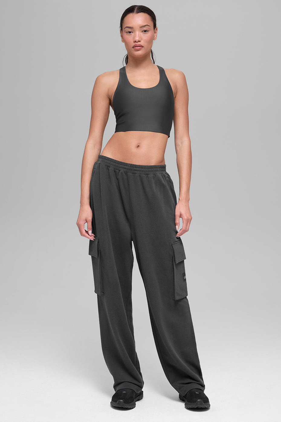 Alo Yoga Double Take Cargo Pant - Anthracite - imagen 1