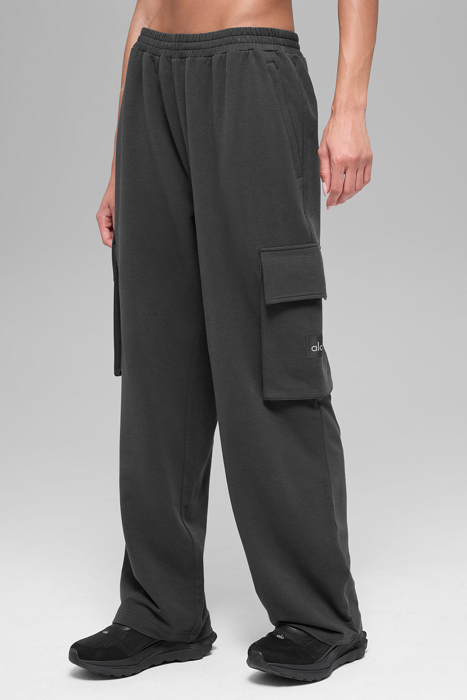 Alo Yoga Double Take Cargo Pant - Anthracite - imagen 3
