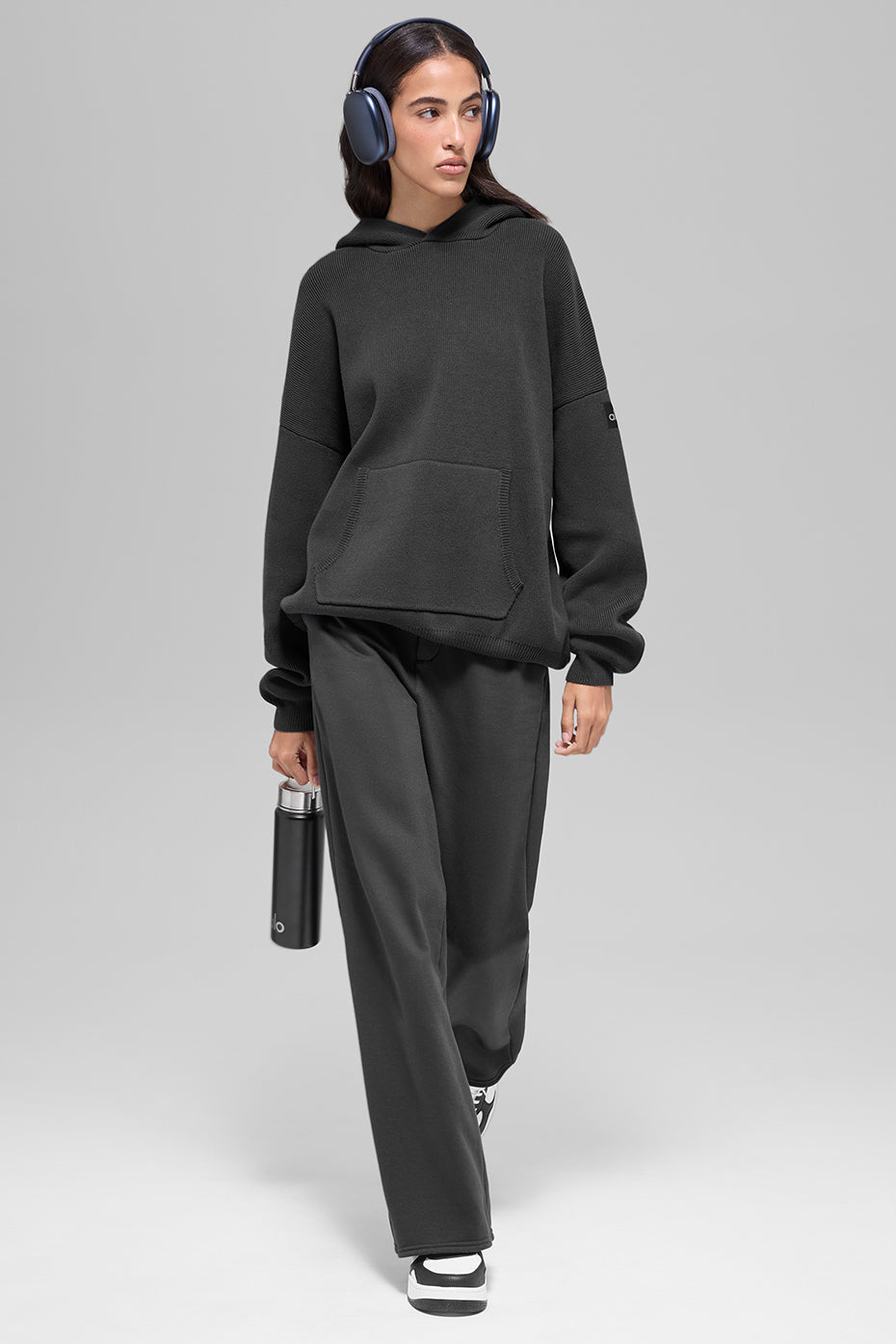 Alo Yoga Scholar Hooded Sweater - Anthracite - imagen 4