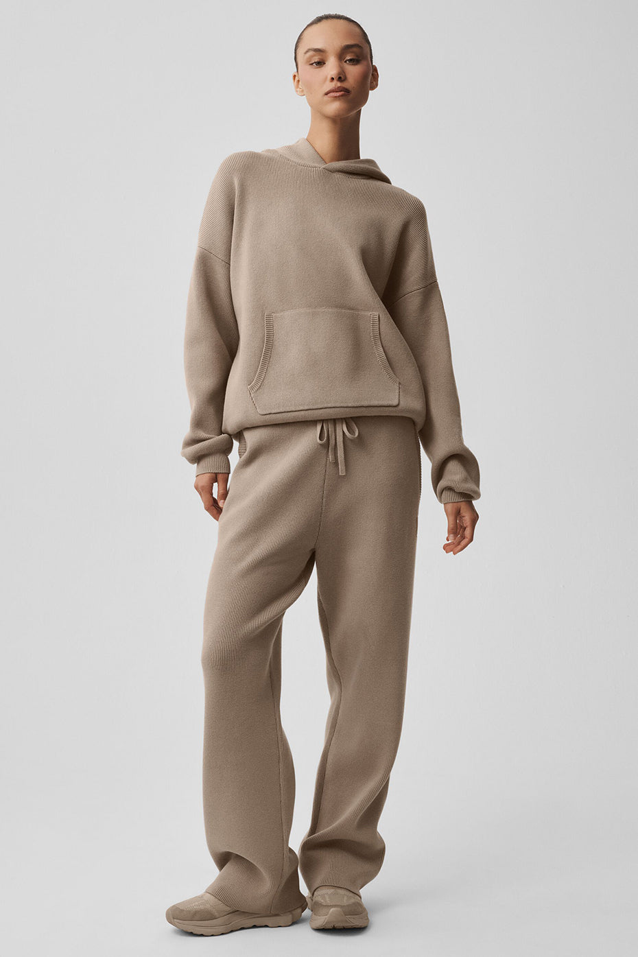 Alo Yoga Scholar Hooded Sweater - Gravel - imagen 4