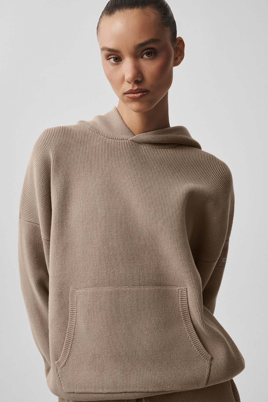 Alo Yoga Scholar Hooded Sweater - Gravel - imagen 1