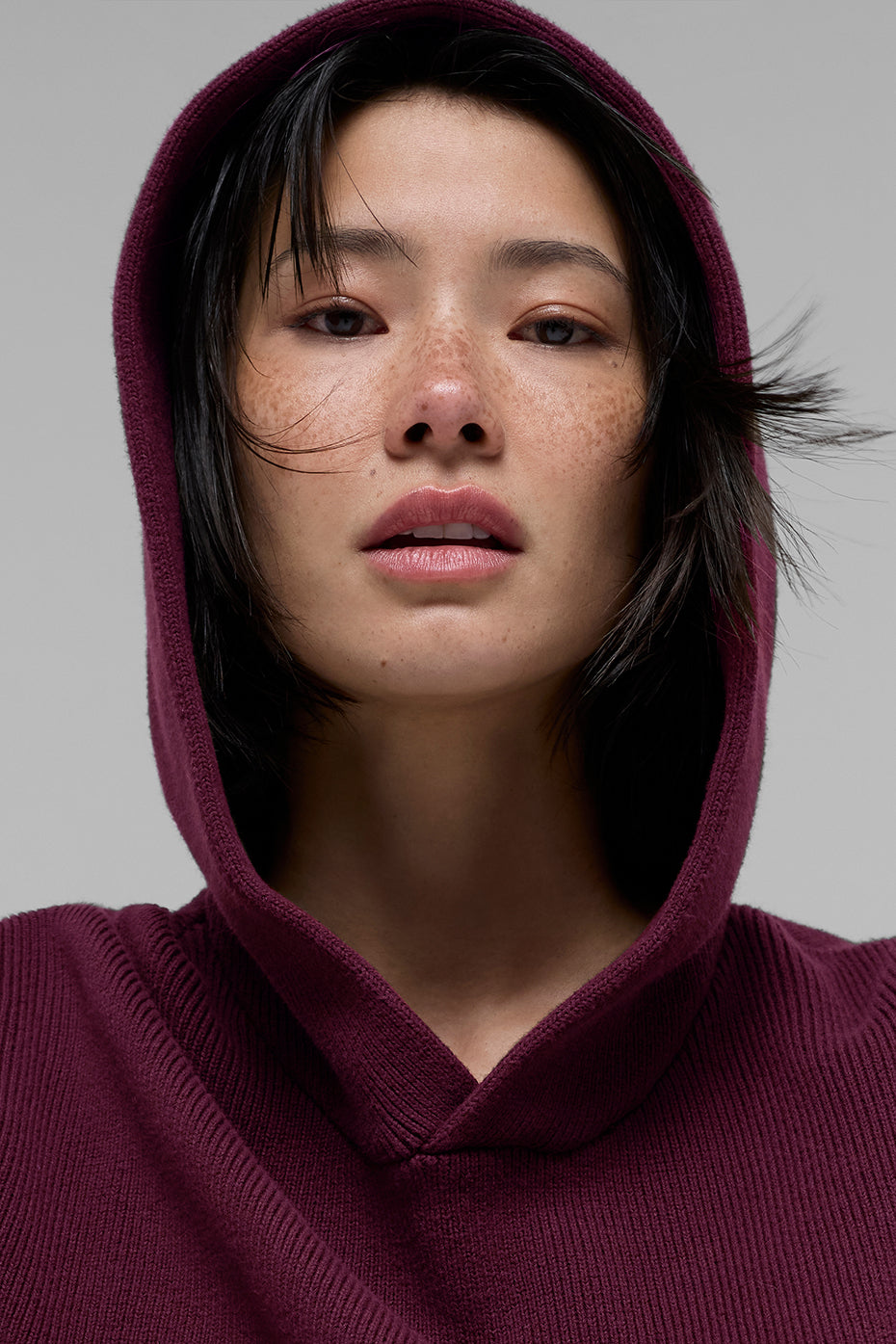 Alo Yoga Scholar Hooded Sweater - Burgundy - imagen 4