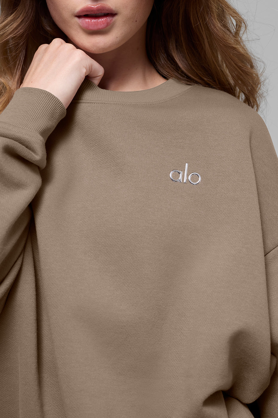Alo Yoga Accolade Crew Neck Pullover - Gravel - imagen 6