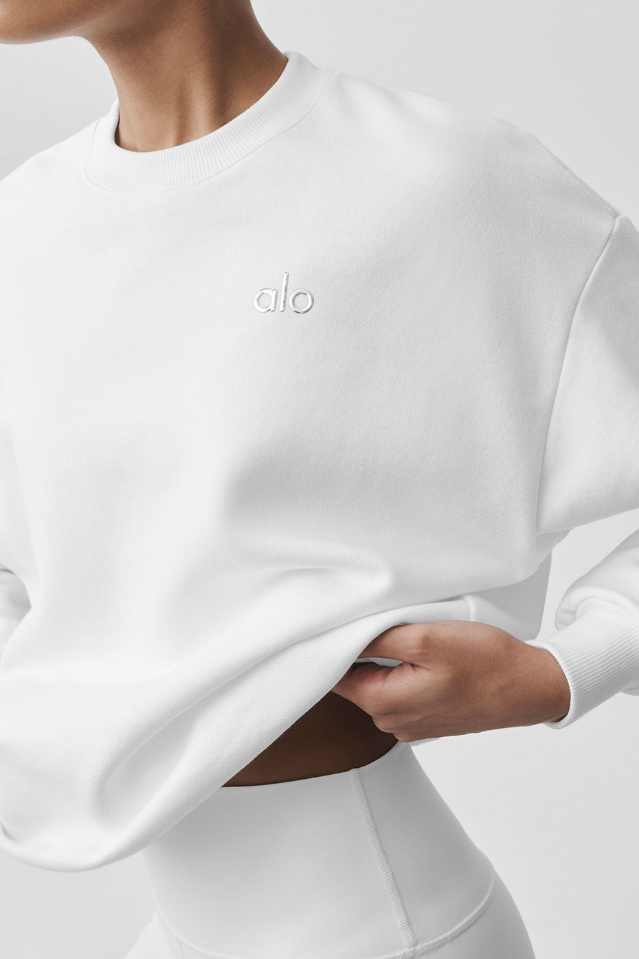 Alo Yoga Accolade Crew Neck Pullover - White - imagen 4