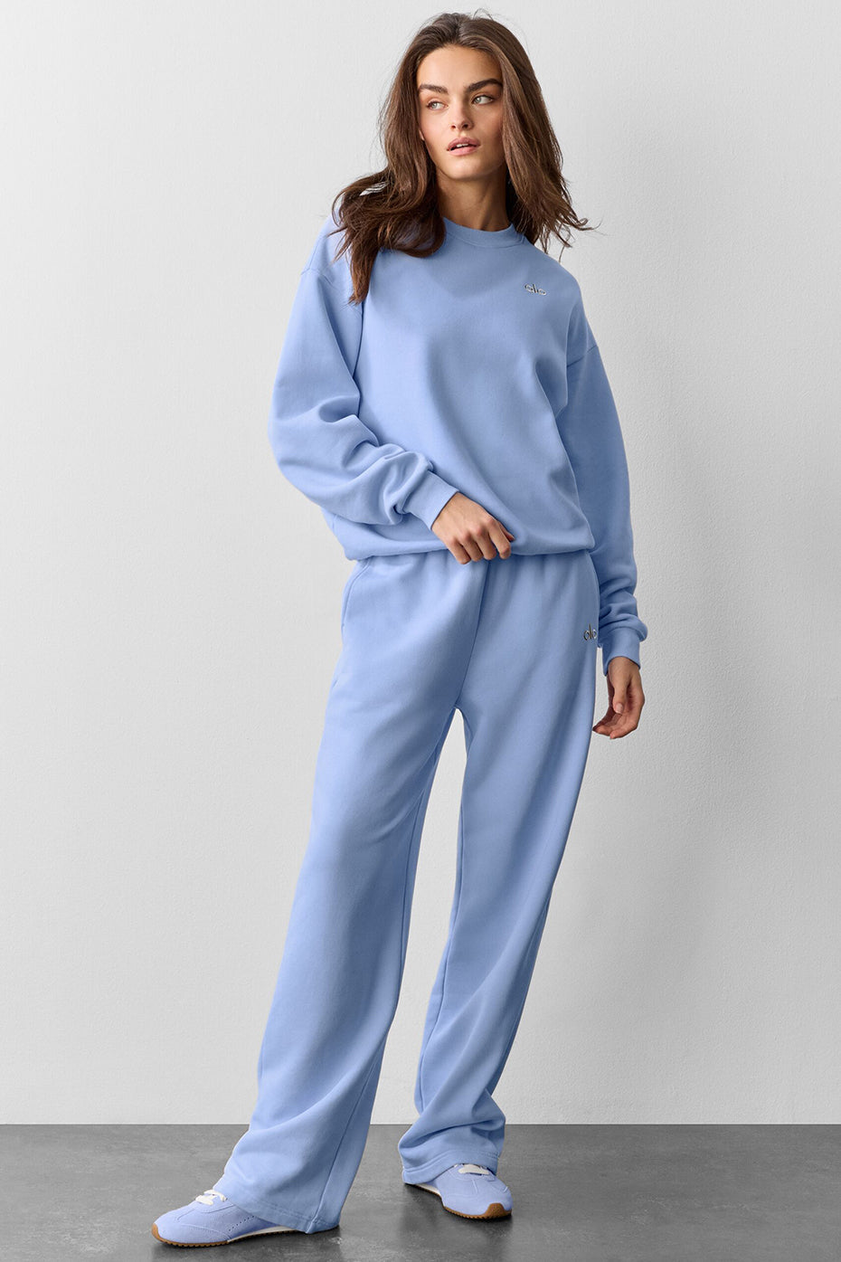 Alo Yoga Accolade Crew Neck Pullover - Light Provence Blue - imagen 5