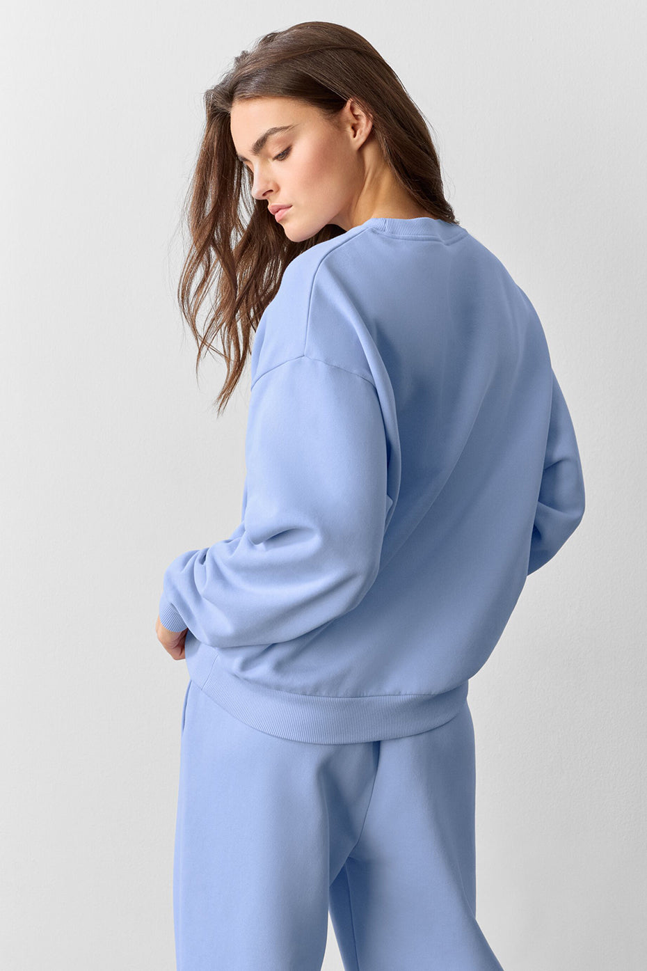 Alo Yoga Accolade Crew Neck Pullover - Light Provence Blue - imagen 2