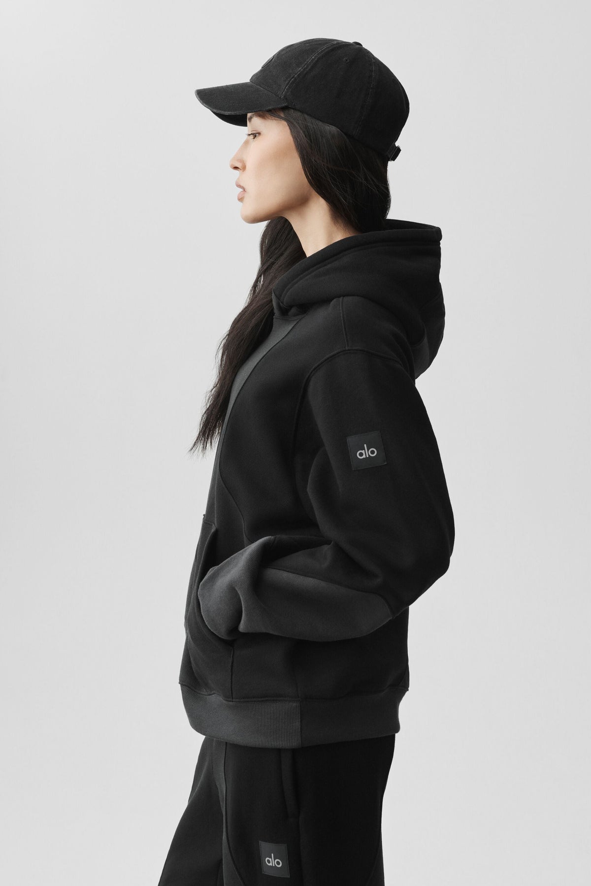 Alo Yoga Make Waves Hoodie - Vintage Black Tonal - imagen 3