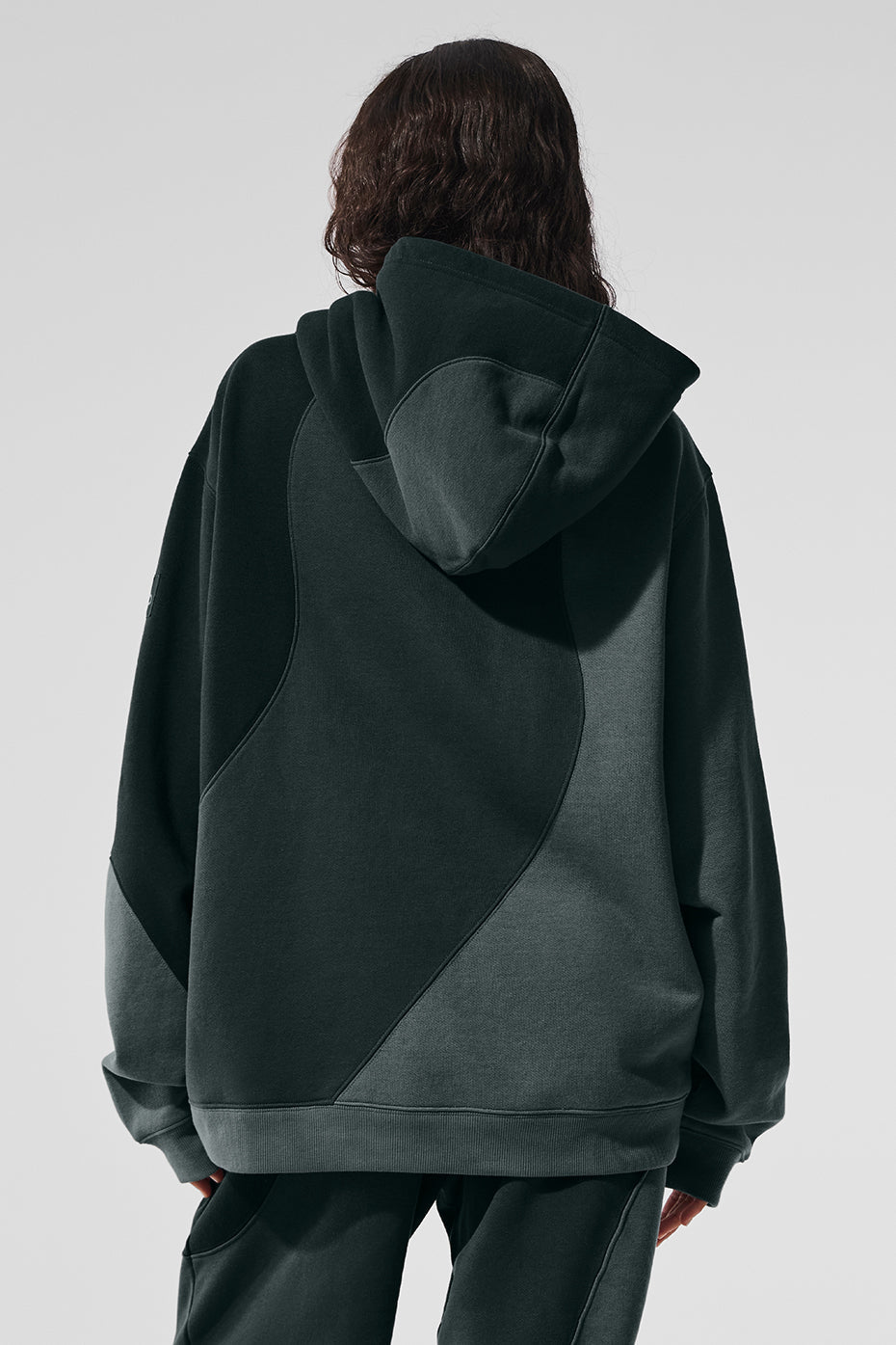 Alo Yoga Make Waves Hoodie - Charcoal Green Tonal - imagen 2