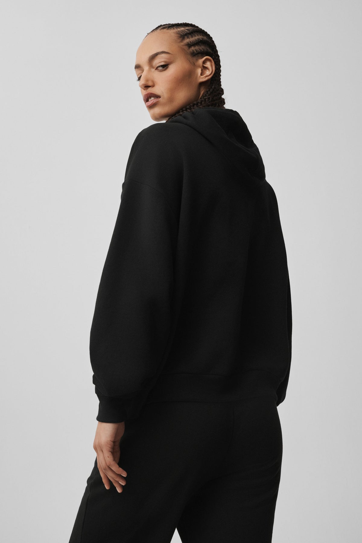 Alo Yoga Accolade Full Zip Hoodie - Black - imagen 3