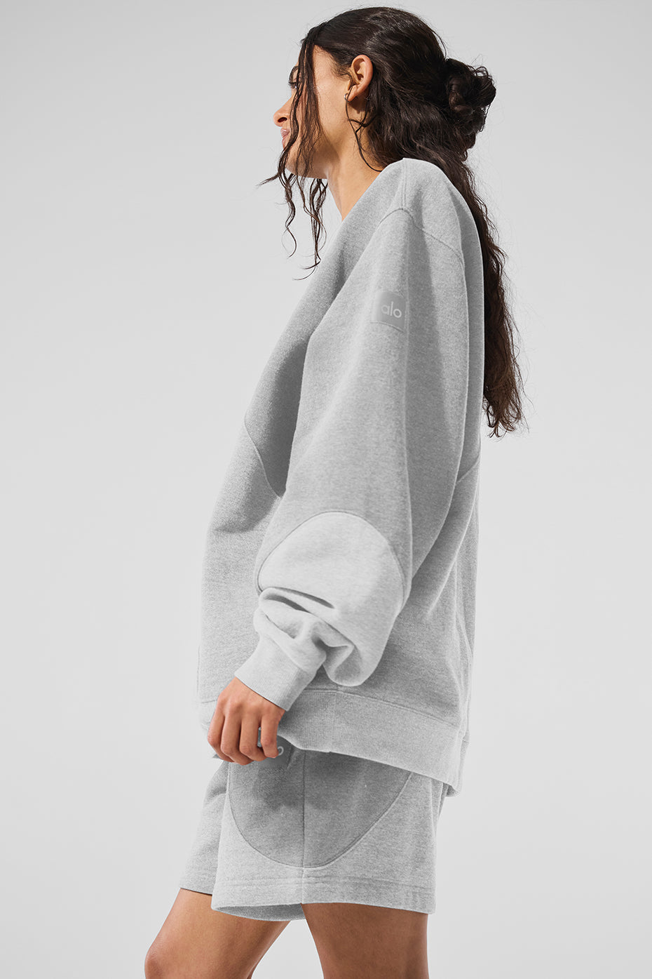 Alo Yoga Make Waves Crew Neck Pullover - Athletic Heather Grey Tonal - imagen 3