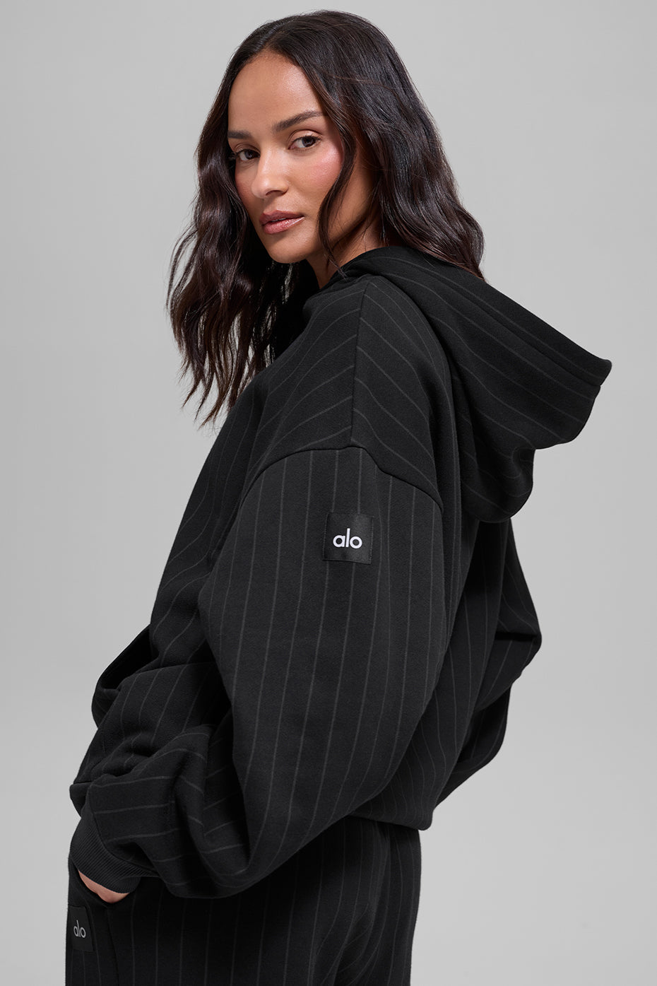 Alo Yoga Pinstripe Hoodie - Black Pinstripe - imagen 3