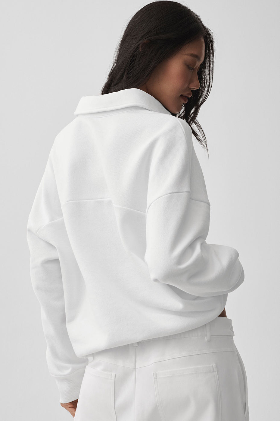 Alo Yoga Take It Easy Long Sleeve Henley Pullover - White - imagen 4
