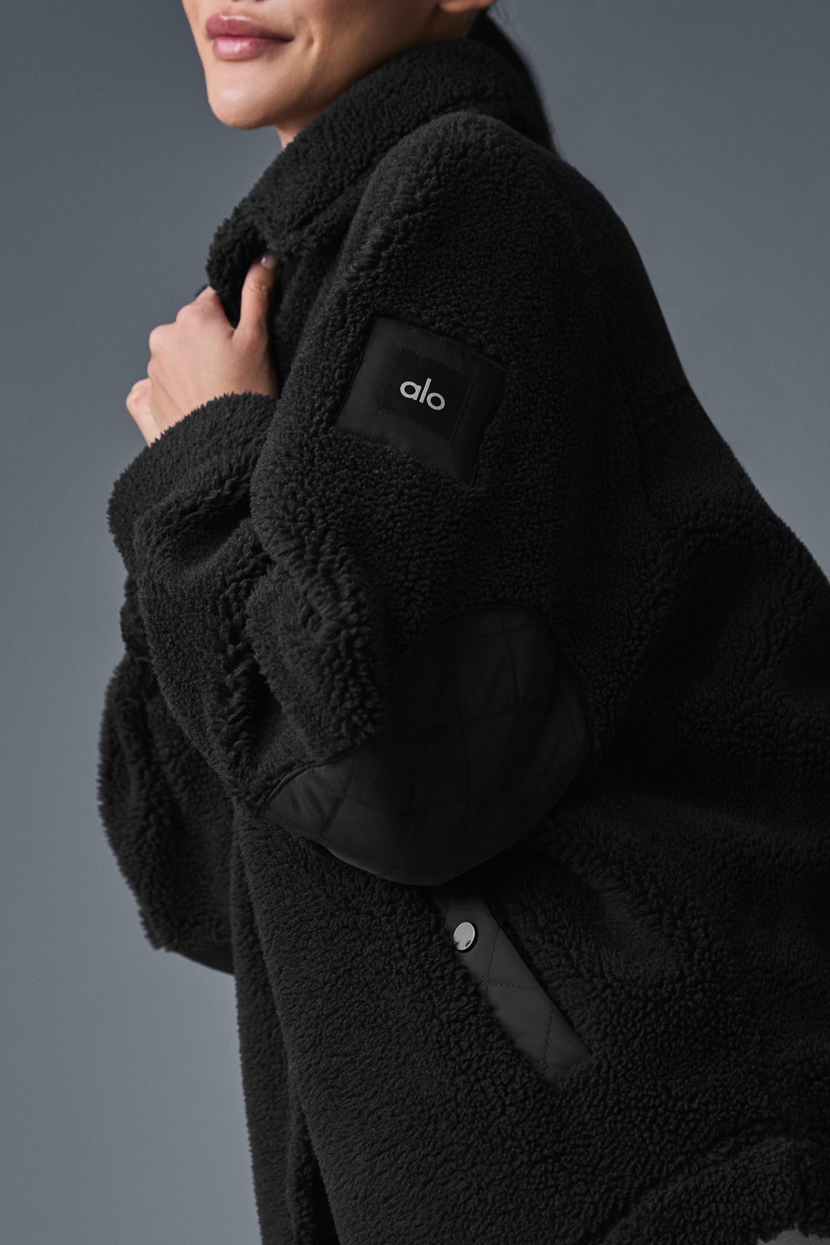 Alo Yoga Sherpa Edge Shacket - Black - imagen 5