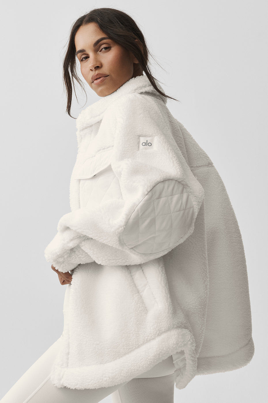Alo Yoga Sherpa Edge Shacket - Ivory - imagen 3