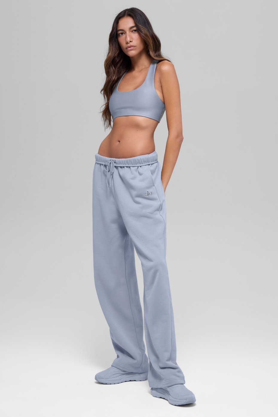 Alo Yoga Accolade Straight Leg Sweatpant - Winter Frost - imagen 4