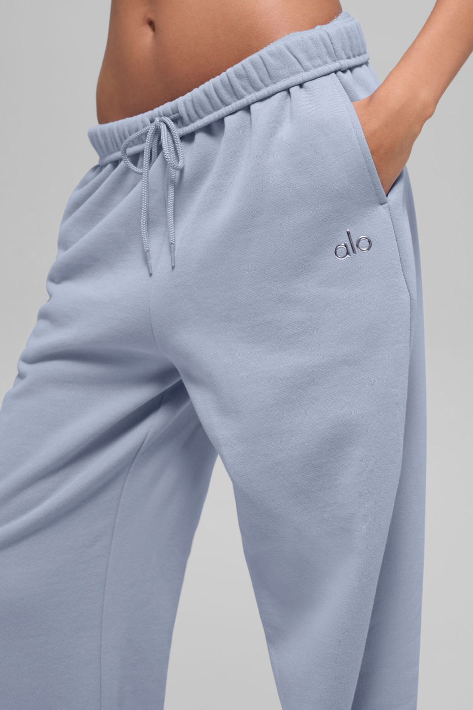 Alo Yoga Accolade Straight Leg Sweatpant - Winter Frost - imagen 3