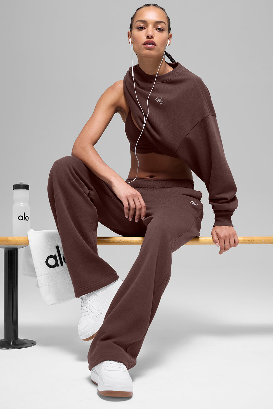 Alo Yoga Accolade Straight Leg Sweatpant - Brownstone - imagen 4