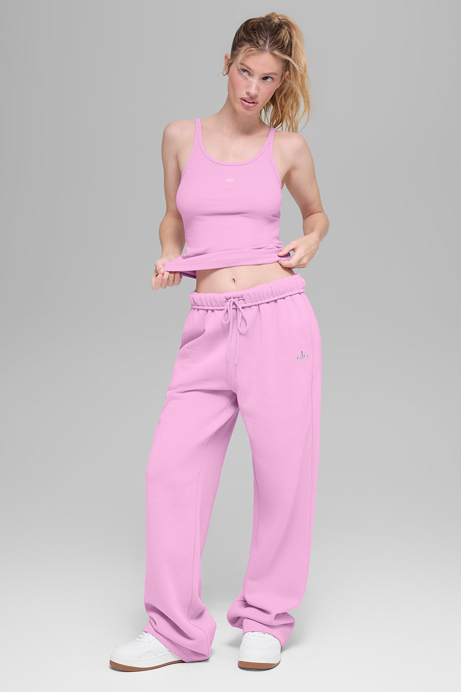 Alo Yoga Accolade Straight Leg Sweatpant - Candy Heart Pink - imagen 5