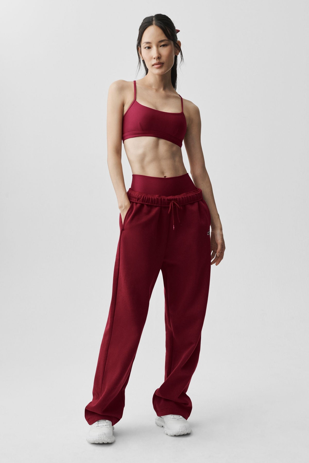Alo Yoga Accolade Straight Leg Sweatpant - Summer Romance Red - imagen 5