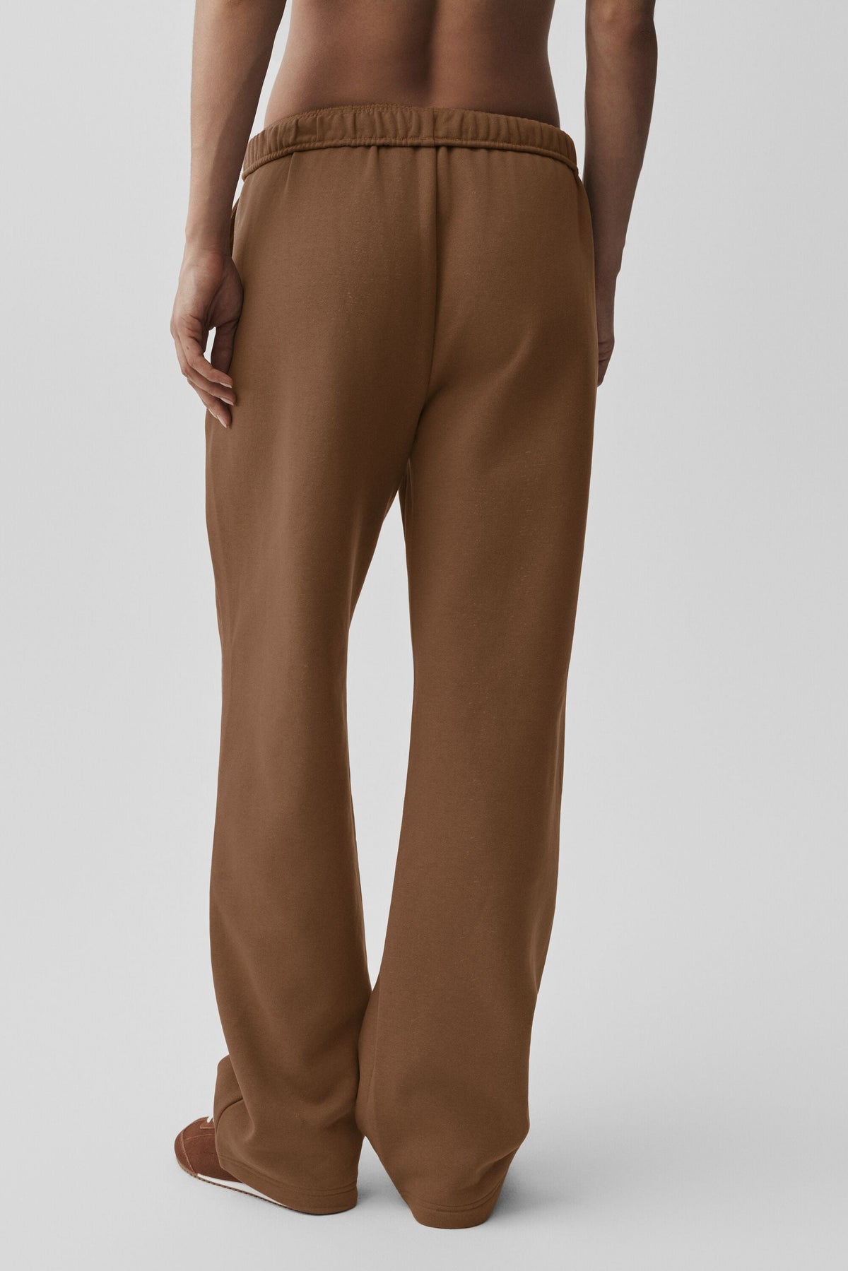 Alo Yoga Accolade Straight Leg Sweatpant - Sun Kissed Brown - imagen 3