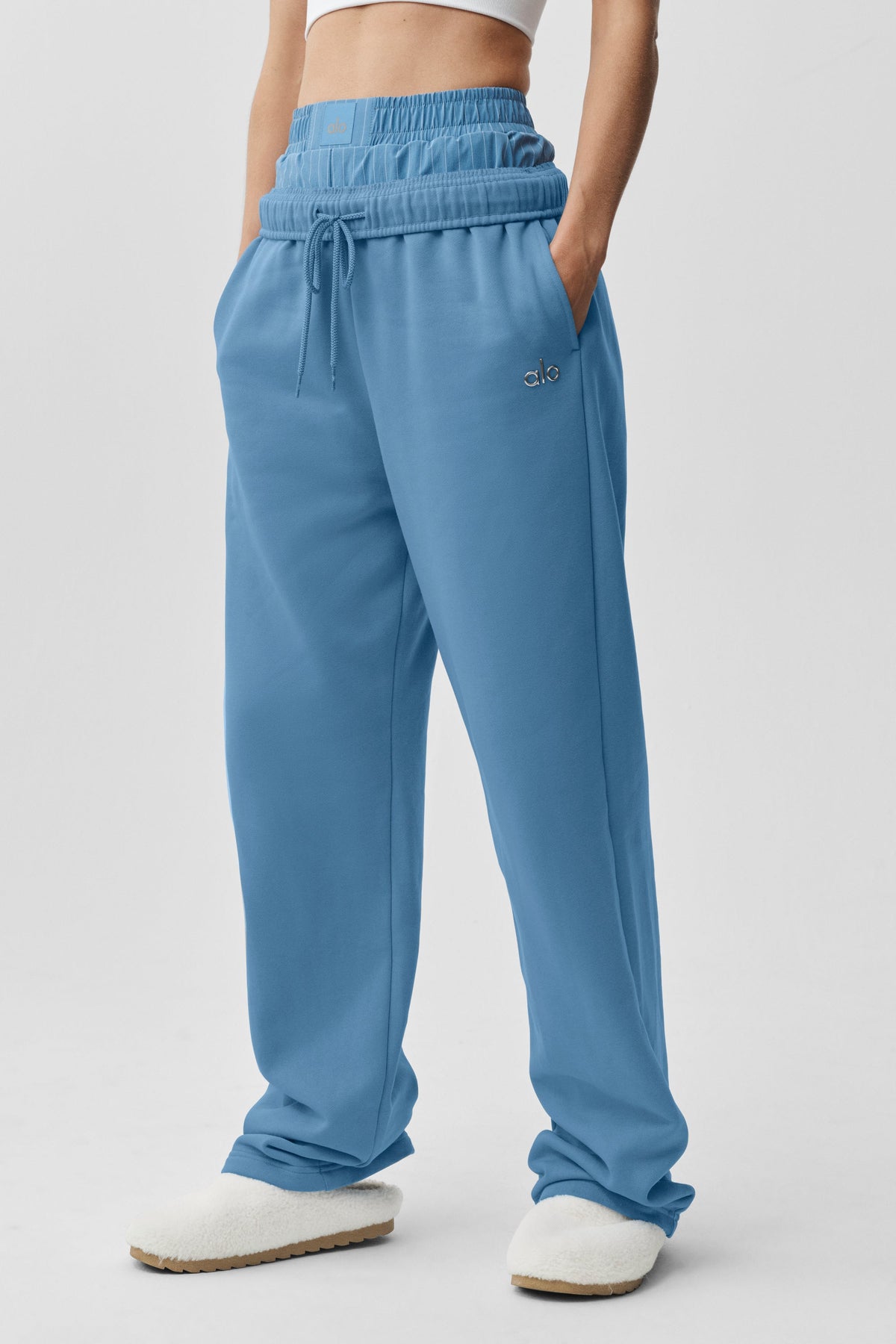 Alo Yoga Accolade Straight Leg Sweatpant - California Blue - imagen 3
