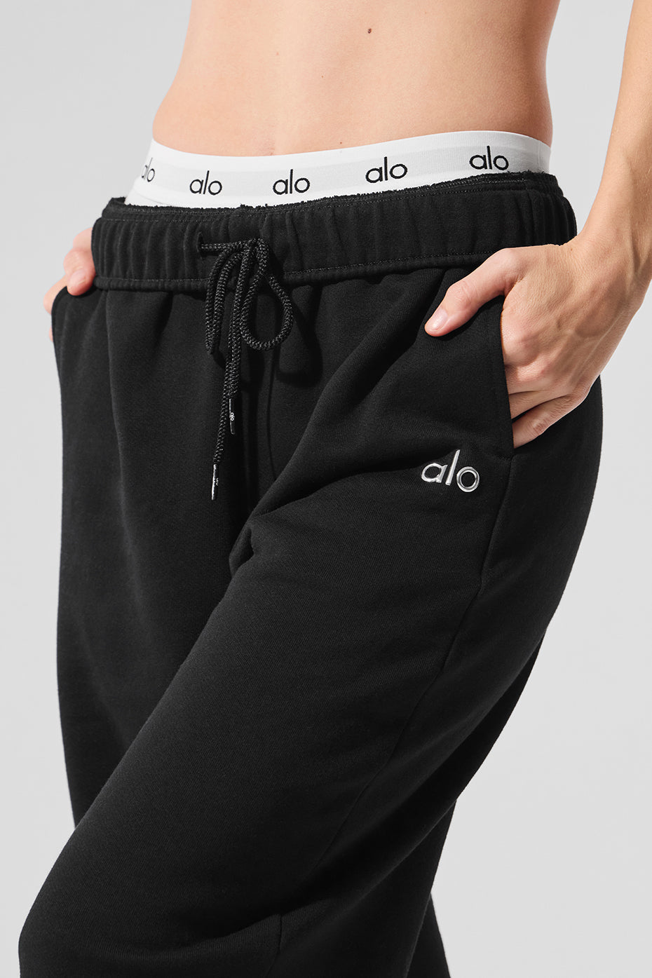Alo Yoga Accolade Straight Leg Sweatpant - Black - imagen 5