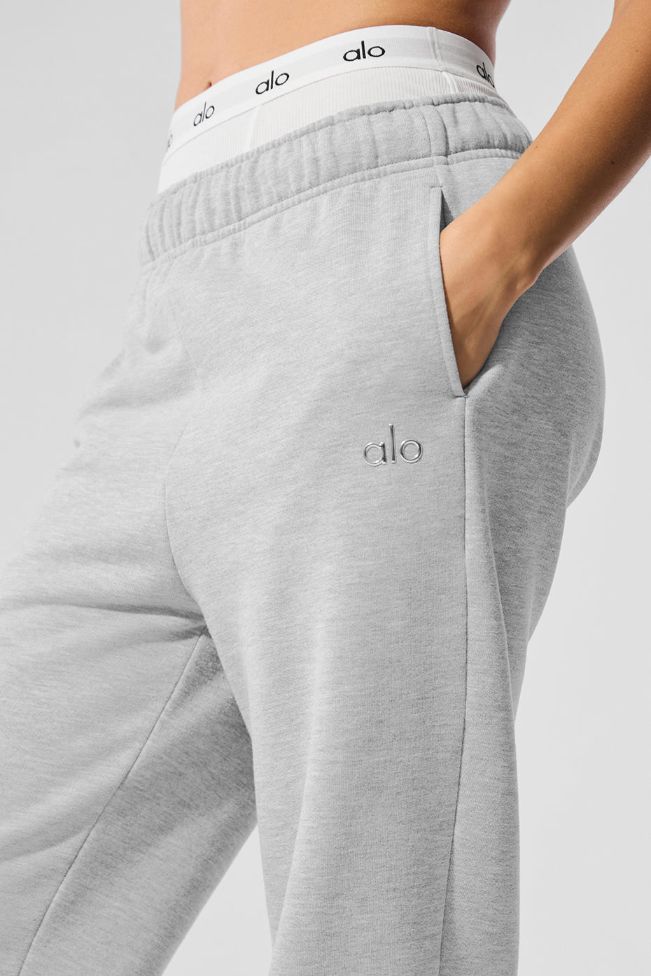 Alo Yoga Accolade Sweatpant - Athletic Heather Grey - imagen 4