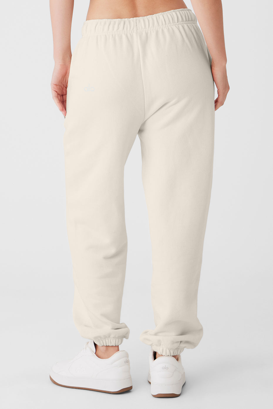 Alo Yoga Accolade Sweatpant - Bone - imagen 2