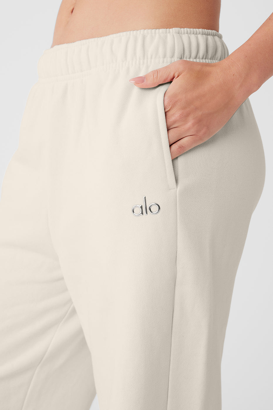 Alo Yoga Accolade Sweatpant - Bone - imagen 4