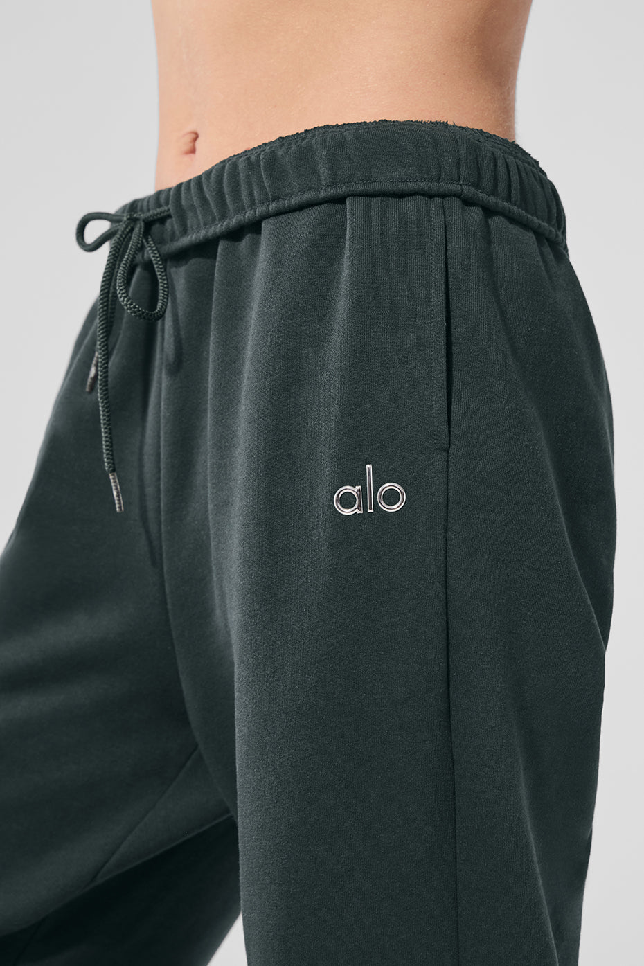 Alo Yoga Accolade Sweatpant - Charcoal Green - imagen 2