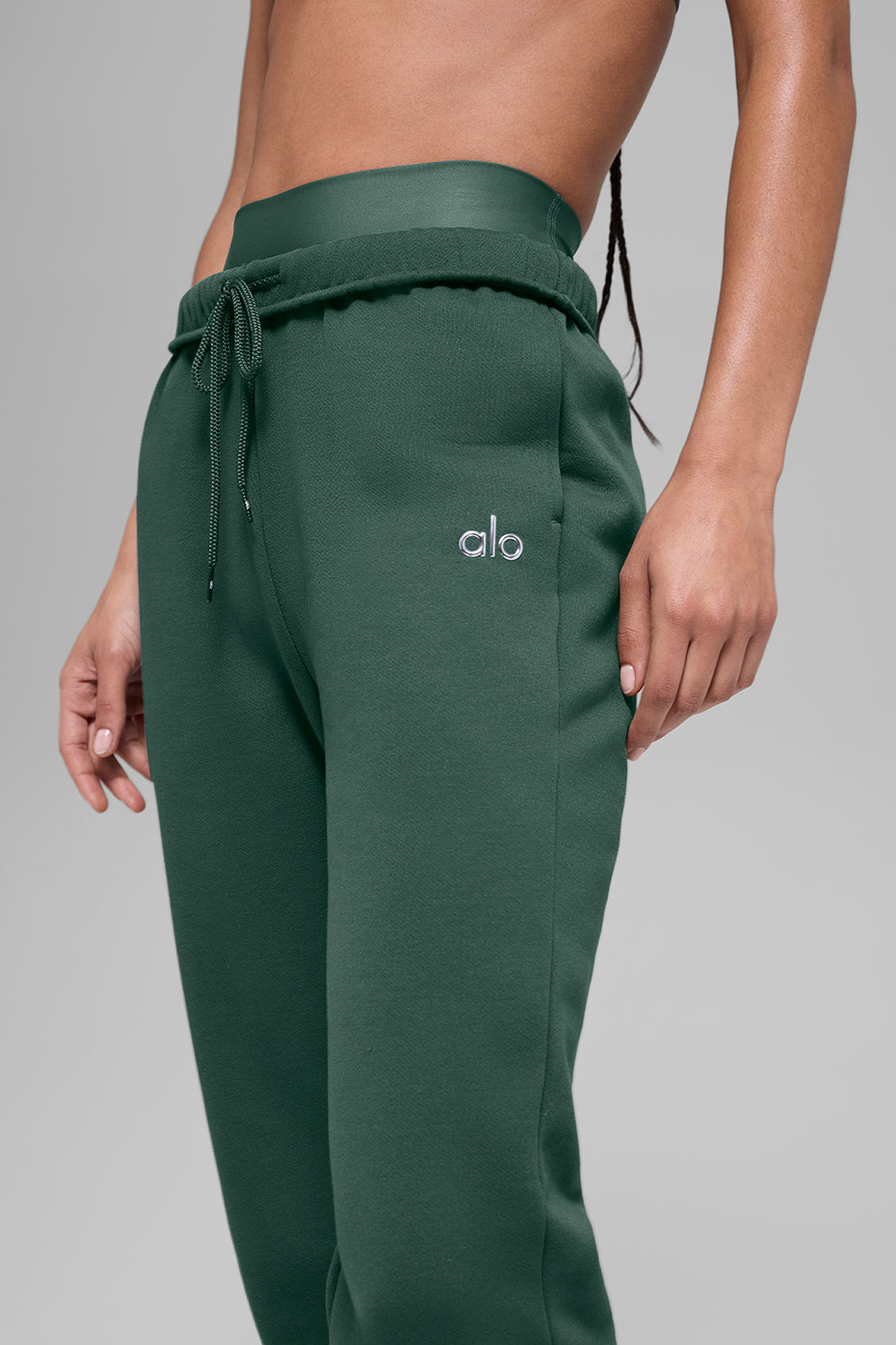 Alo Yoga Accolade Sweatpant - Clover Green - imagen 3