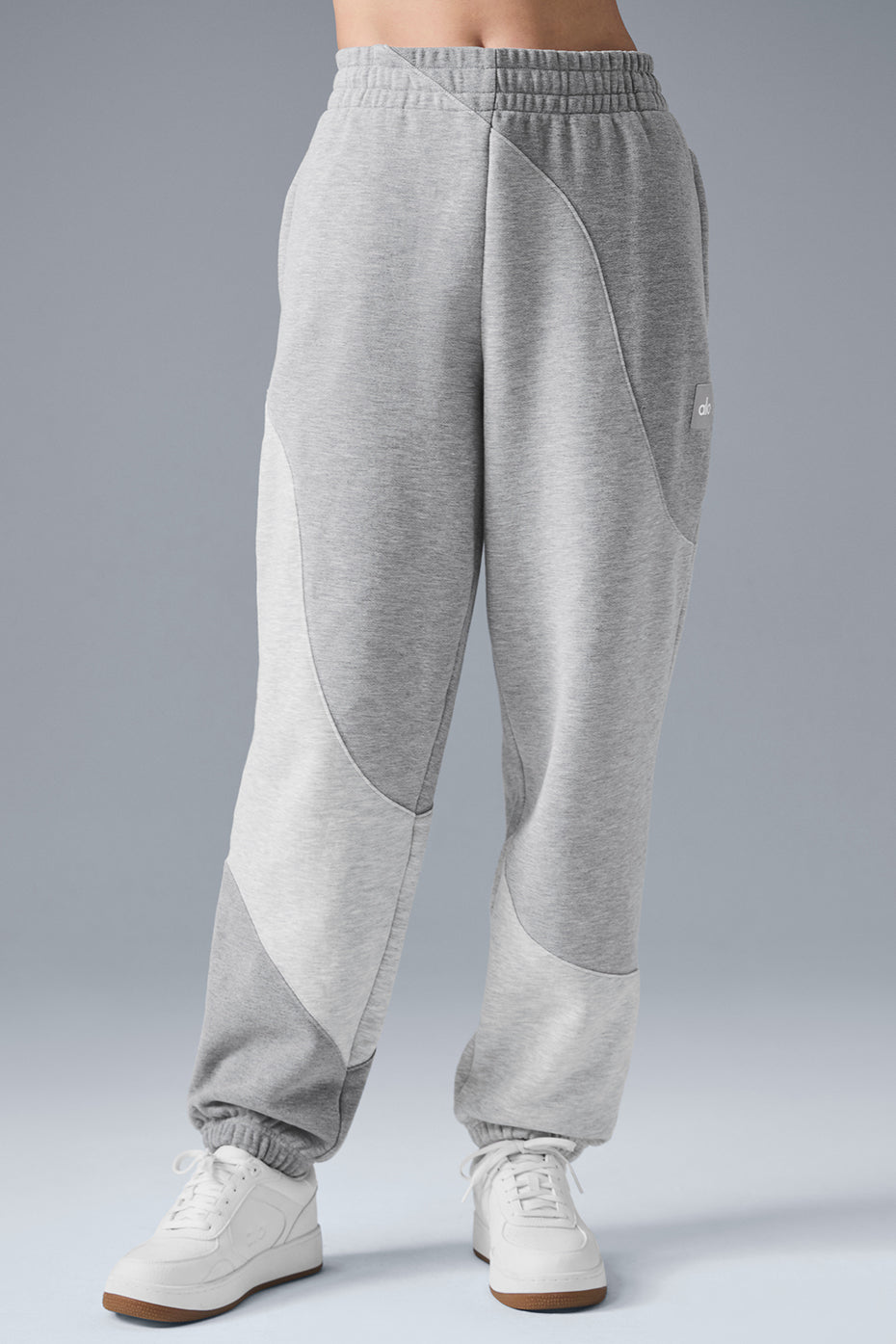 Alo Yoga Make Waves Sweatpant - Athletic Heather Grey Tonal - imagen 1