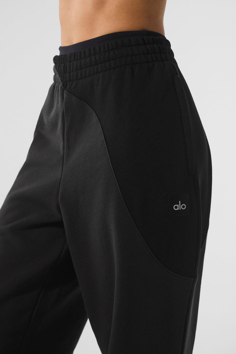 Alo Yoga Make Waves Sweatpant - Vintage Black Tonal - imagen 2
