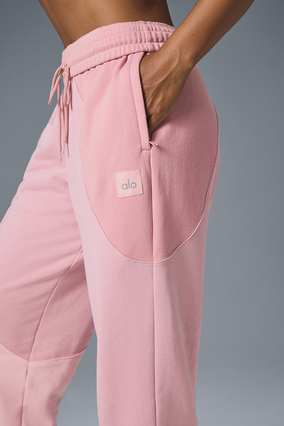Alo Yoga Make Waves Sweatpant - Sunset Pink Tonal - imagen 4