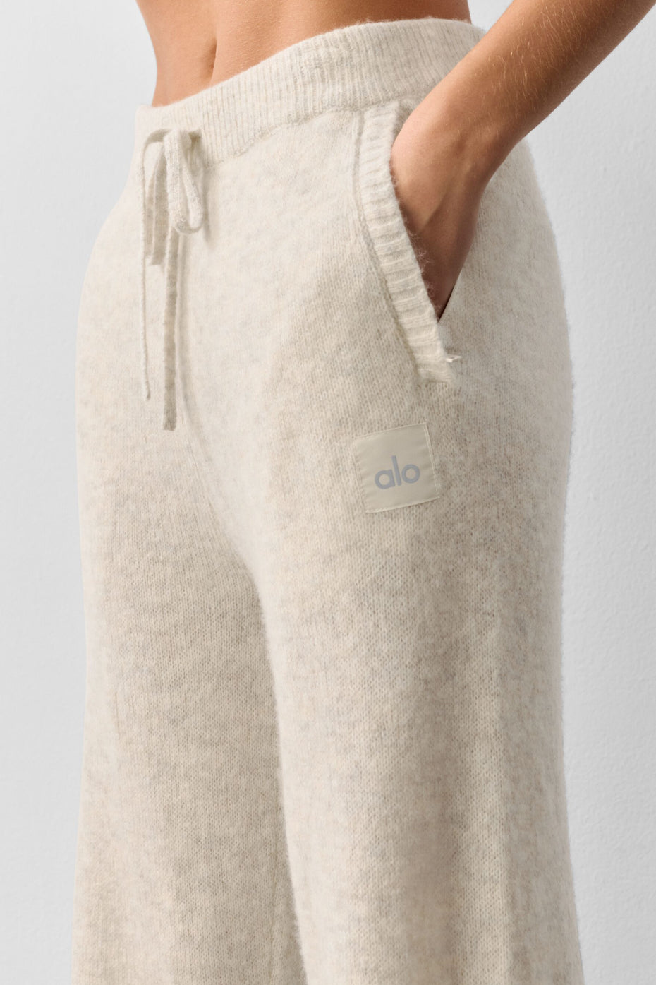 Alo Yoga Wool Cashmere New Class Sweatpant - Oatmeal Heather - imagen 2
