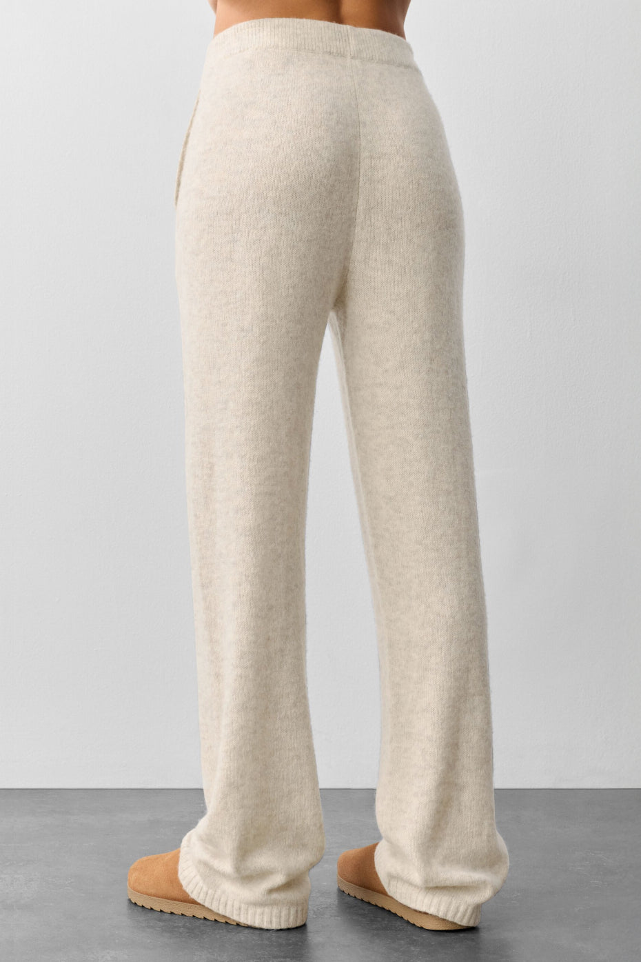 Alo Yoga Wool Cashmere New Class Sweatpant - Oatmeal Heather - imagen 4