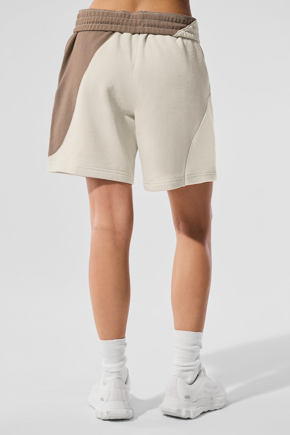 Alo Yoga 7" Make Waves Short - Ivory/Bone/Gravel - imagen 2
