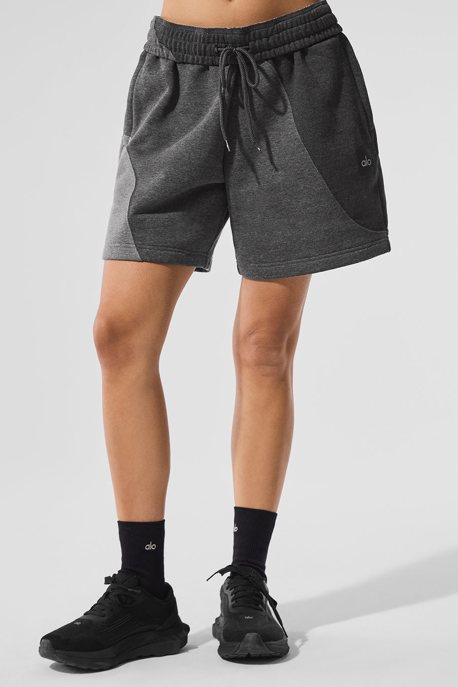 Alo Yoga 7" Make Waves Short - Dark Heather Grey Tonal - imagen 1