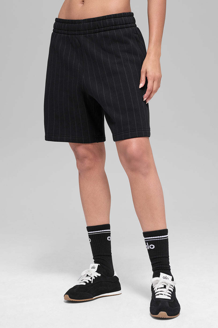 Alo Yoga 7" Pinstripe Short - Black Pinstripe - imagen 1