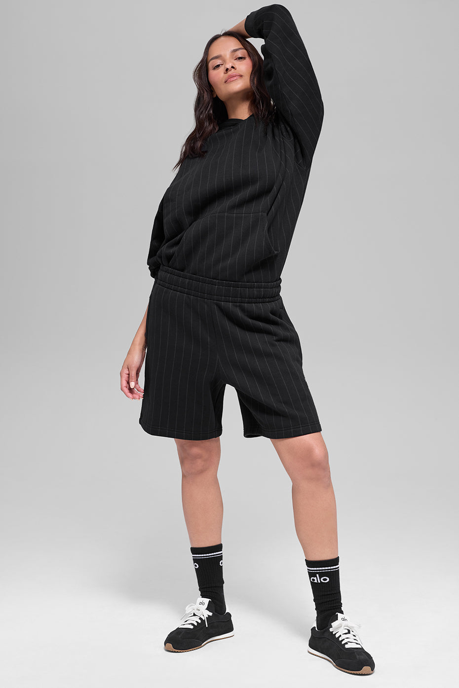 Alo Yoga 7" Pinstripe Short - Black Pinstripe - imagen 4