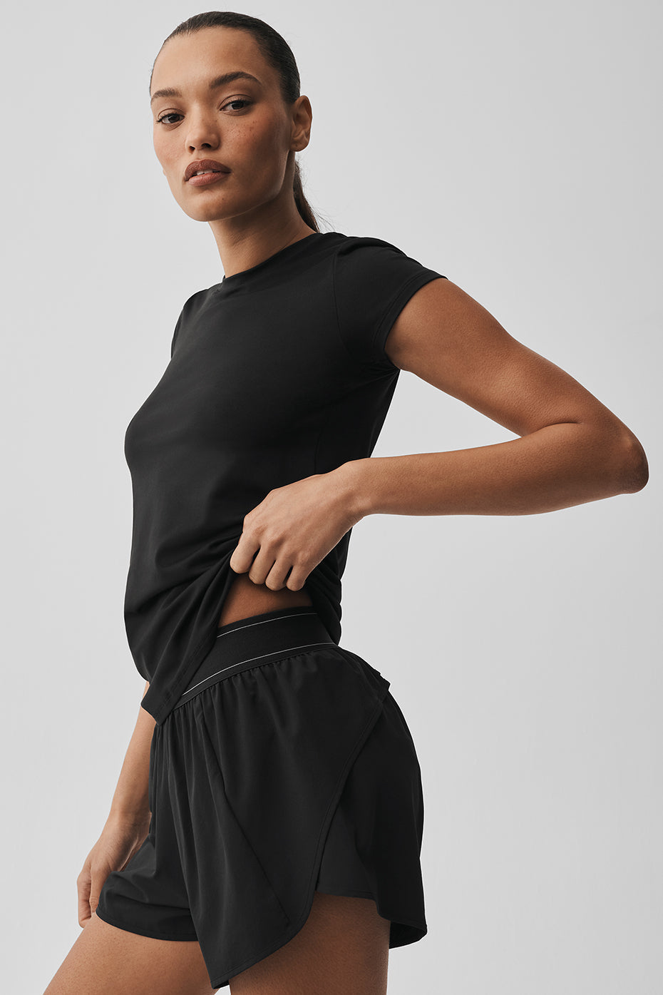 Alo Yoga Alosoft Finesse Tee - Black - imagen 3