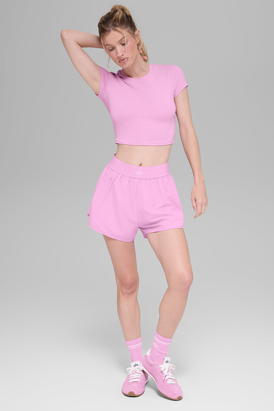 Alo Yoga Alosoft Crop Finesse Short Sleeve - Candy Heart Pink - imagen 4
