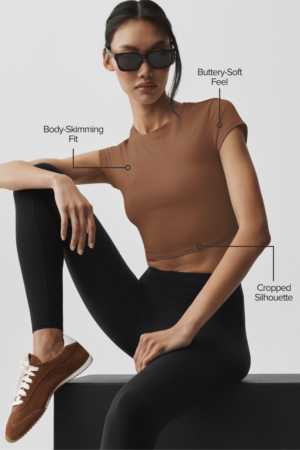 Alo Yoga Alosoft Crop Finesse Short Sleeve - Sun Kissed Brown - imagen 2