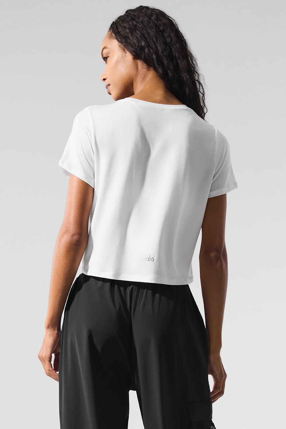 Alo Yoga Cropped All Day Short Sleeve - White - imagen 2