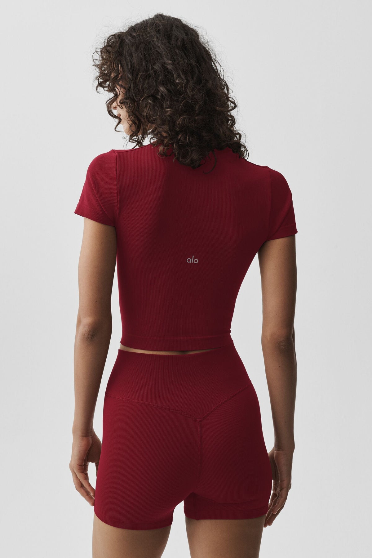 Alo Yoga Seamless Modal Ribbed Cropped Short Sleeve - Summer Romance Red - imagen 2