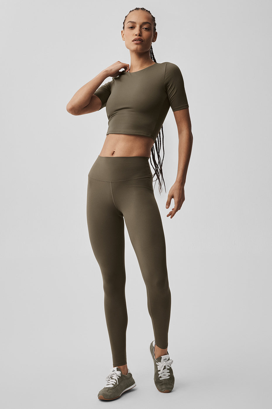 Alo Yoga ALO Softsculpt Precision Half Sleeve Tee - Olive Tree - imagen 5